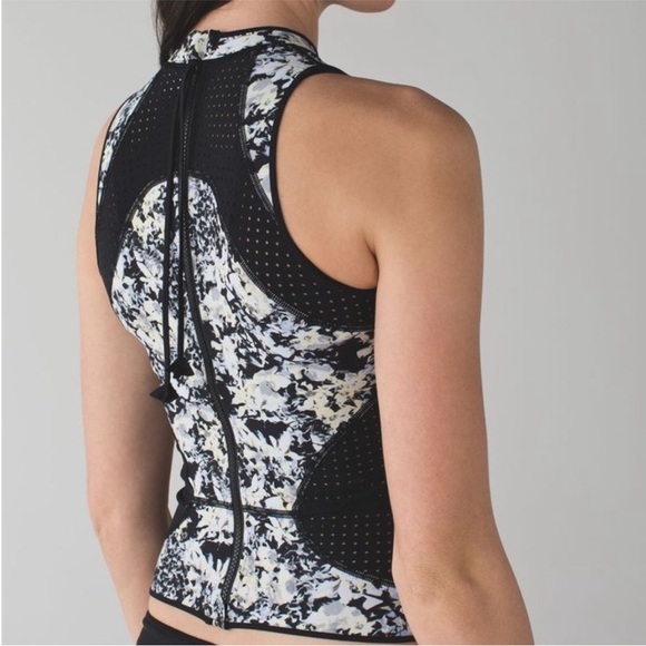 Lululemon Salty Swim Rashie Crosscourt Petal Black Clarity Yellow / Black - Picture 4 of 13